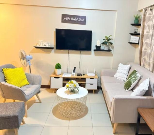 2br Cozy Near Bgc