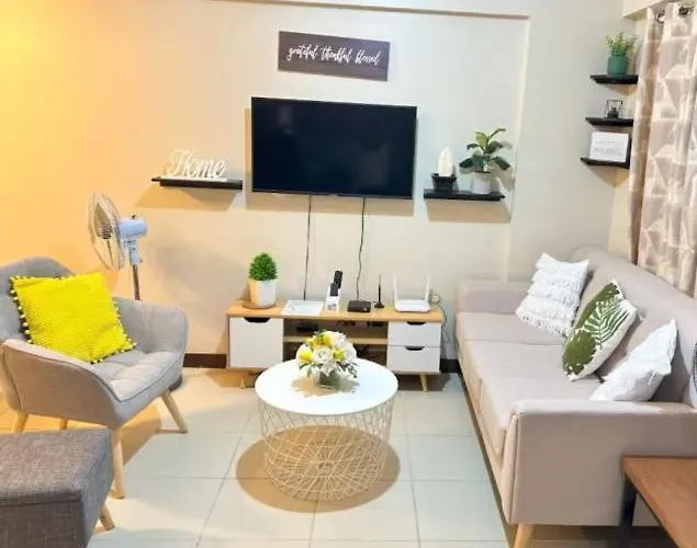 2Br Cozy Condo Near Bgc